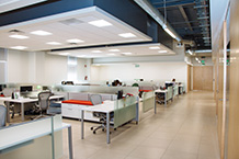 Pourquoi sélectionner des dalles LED pour l'éclairage des bureaux ?